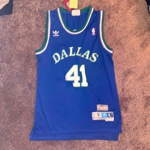 Adidas jersey Nowitzki